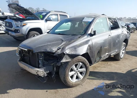 2010 Toyota Highlander Base V6 z USA, uszkodzony, nr VIN 5TDZK3EH1AS004283
